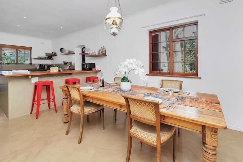 Spacious Family Home with Pool AND Fireplace (658)