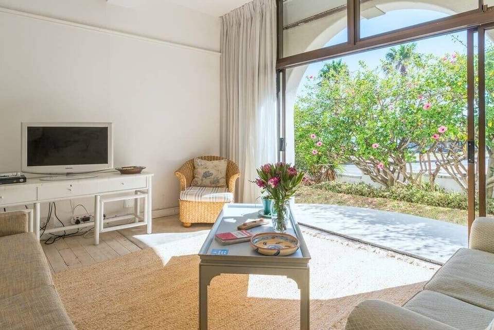 Prince Edward Mansions Beachside Stay (4100)