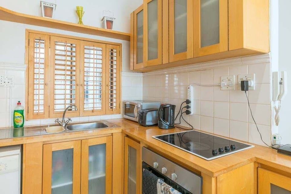 Prince Edward Mansions Beachside Stay (4098)