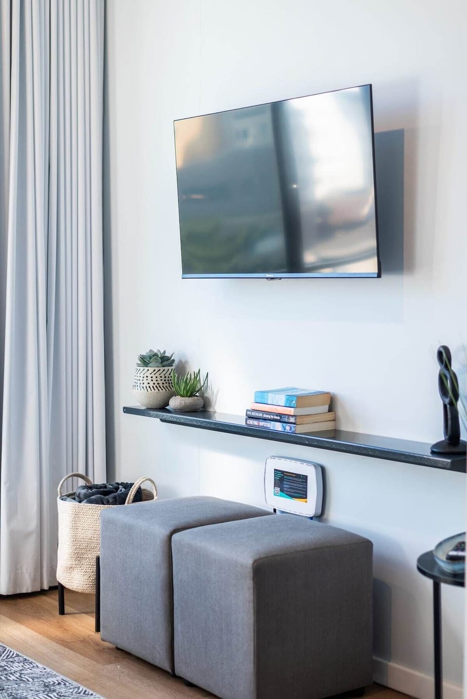 Modern home away from home in heart of Sea Point (6418)