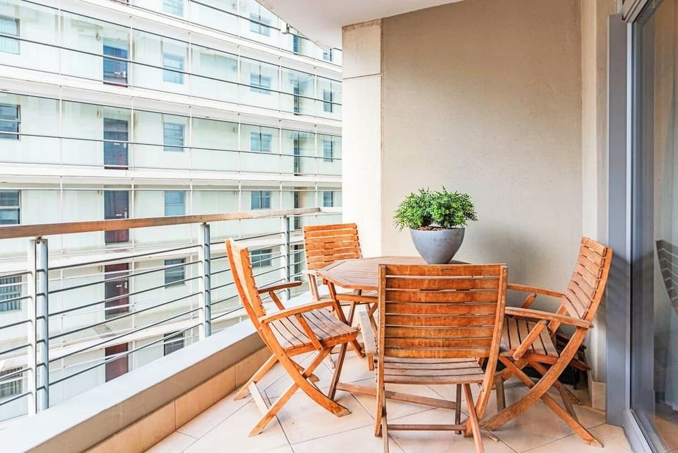 Peaceful Condo near the V&A Waterfront with views (36670)