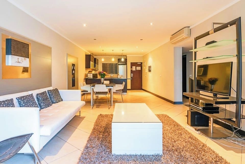 Peaceful Condo near the V&A Waterfront with views (36676)
