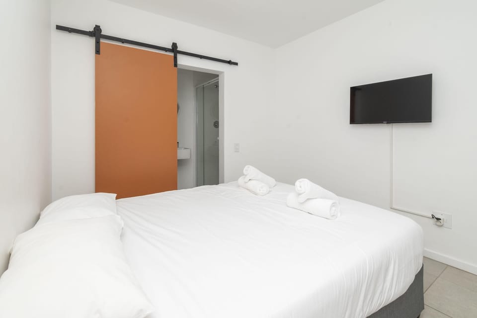 Penthouse Room with Shared Spaces in Metropole (24145)