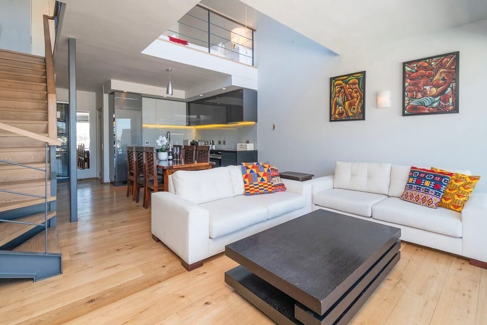 Adderley Loft with Mountain Views & Parking (26869)