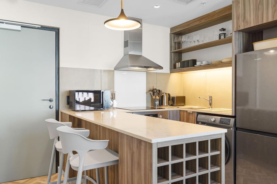 Stylish City Escape at Foreshore Place (27367)