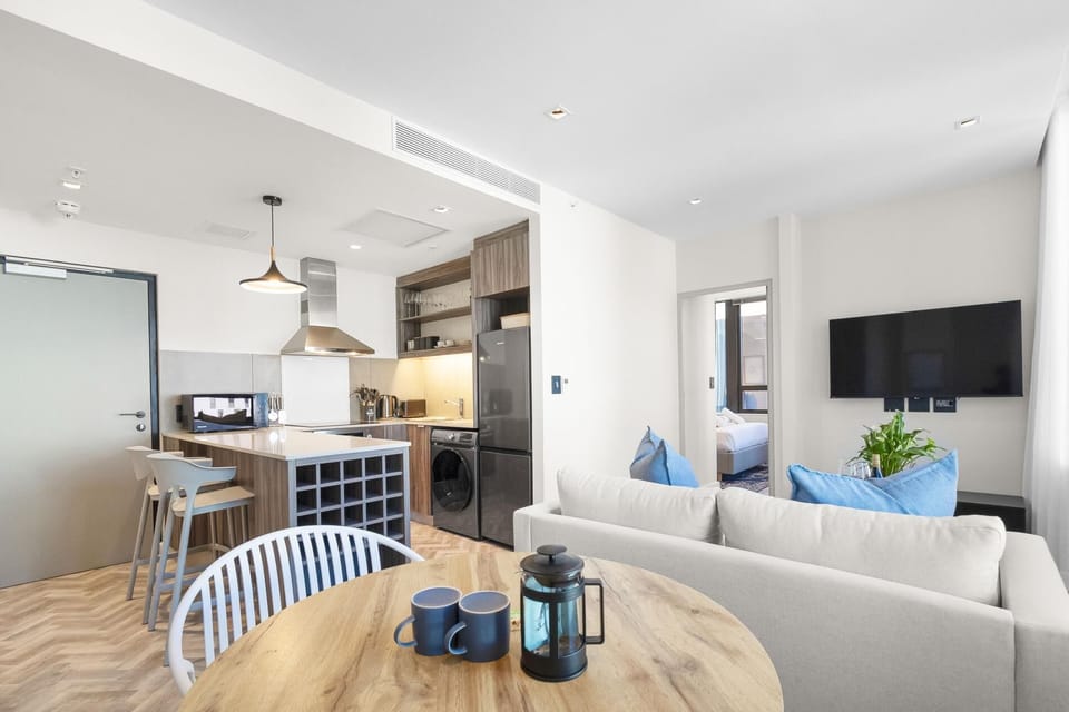 Stylish City Escape at Foreshore Place (27366)