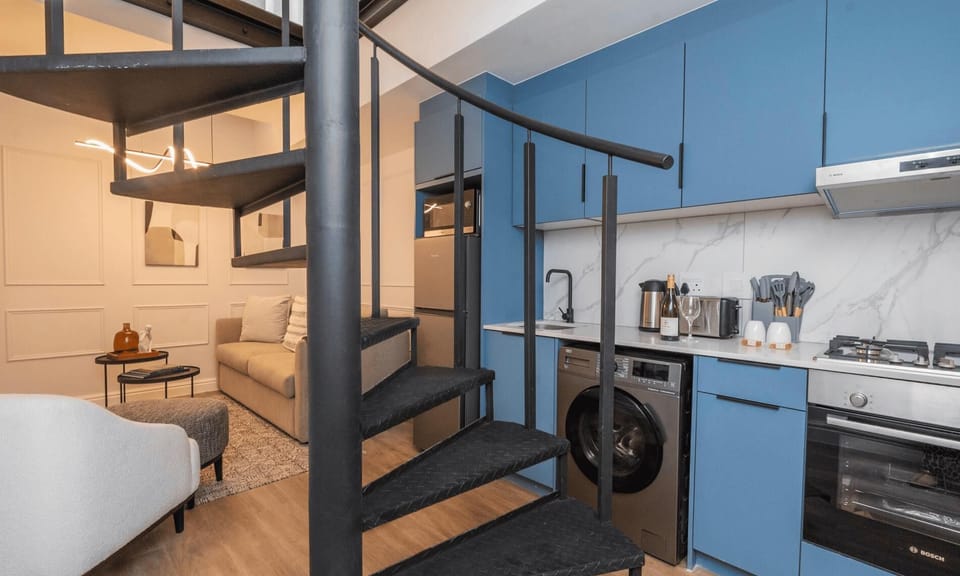 Venice House  Chic 2-Level Apartment in CBD (28955)