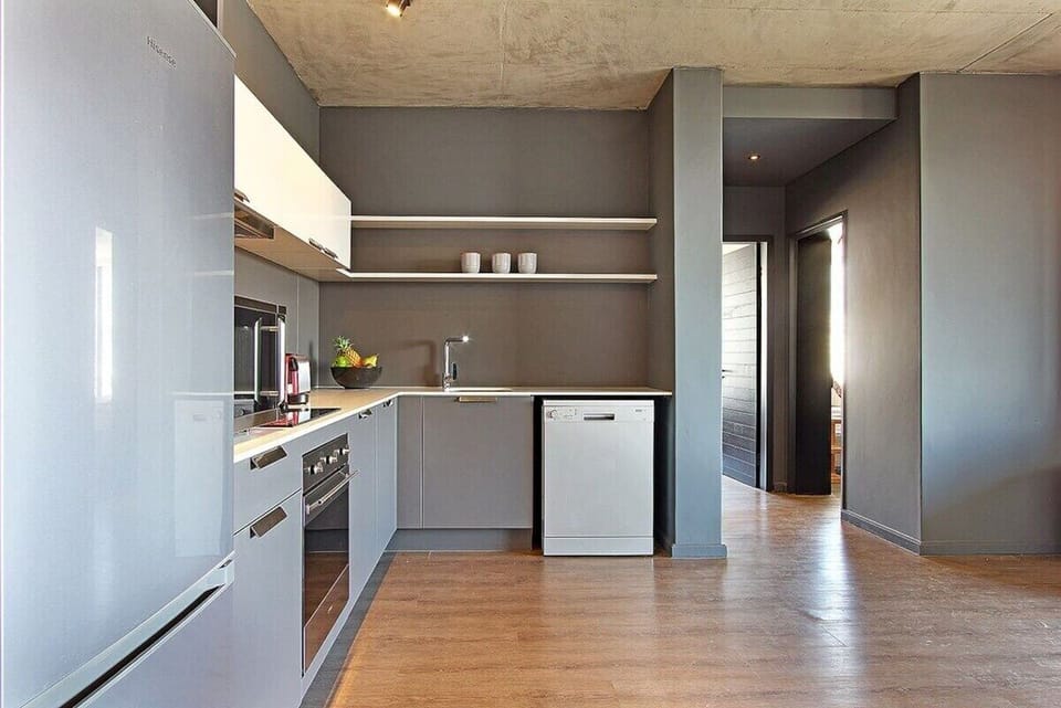 WEX1 Urban Escape - Pool, Views & Entertainment (6880)