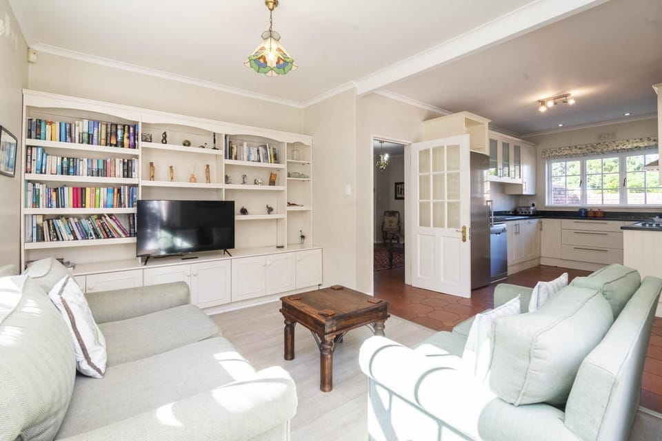 Farmstyle Family Home with modern touches and pool (28855)