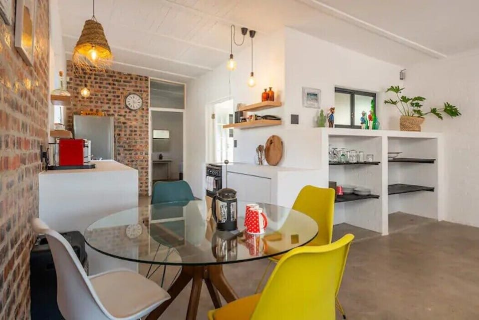 Stylish BoKaap Apartment w Mountain Views (11006)