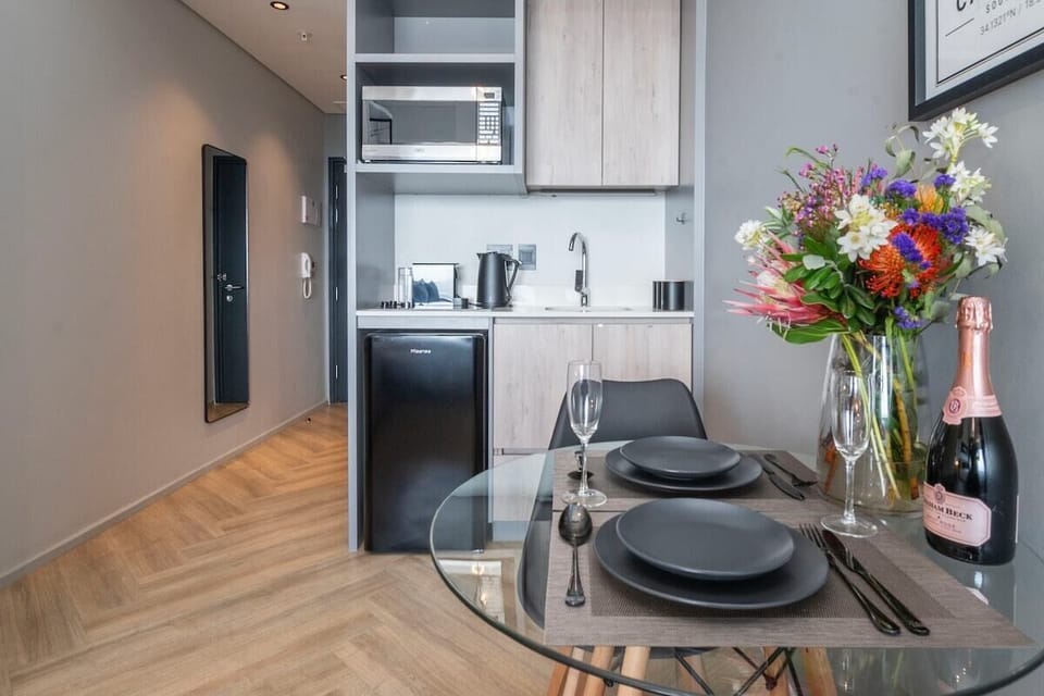 Classy Apartment Boasting Breathtaking Views (11437)