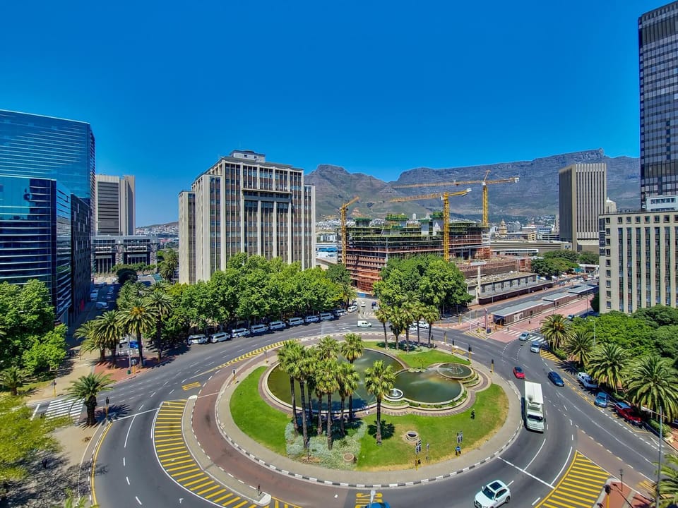 The CBD Jewel  Netflix, Fast WiFi & Concierge (34790)