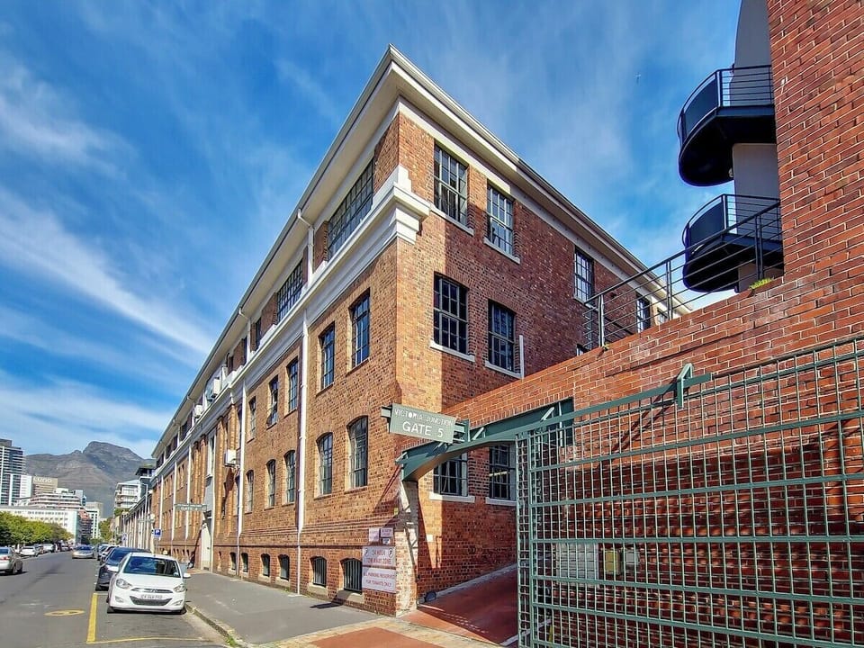 Victoria Junction · 1-Bed Loft Style Oasis (18286)