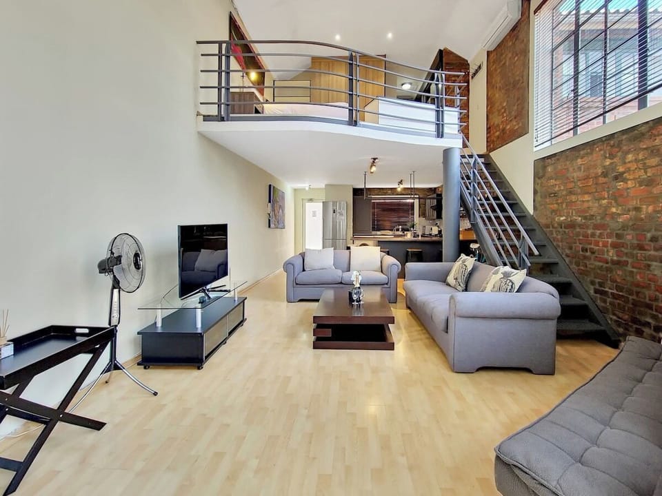 Victoria Junction · 1-Bed Loft Style Oasis (18296)