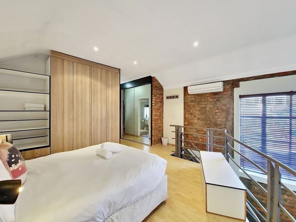 Victoria Junction · 1-Bed Loft Style Oasis (18301)