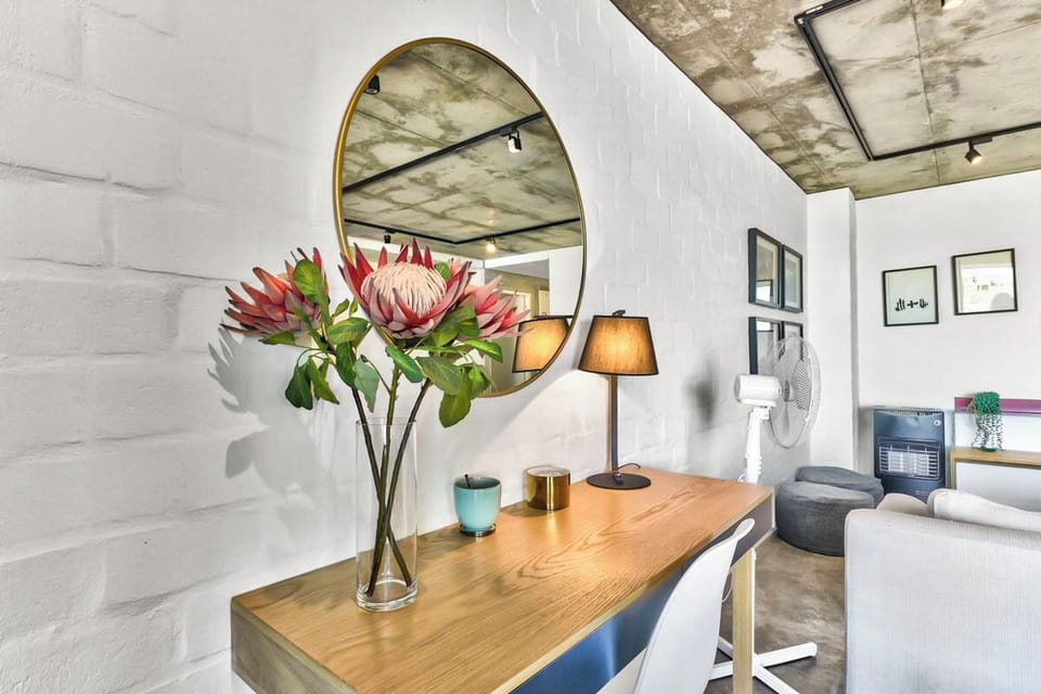 Modern Bo-Kaap Retreat with Mountain Views & Pool (23043)