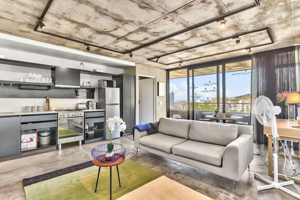 Modern Bo-Kaap Retreat with Mountain Views & Pool (23040)