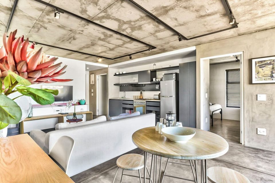 Modern Bo-Kaap Retreat with Mountain Views & Pool (23044)