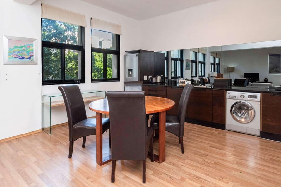 Greenmarket Place Contemporary City Retreat (21391)