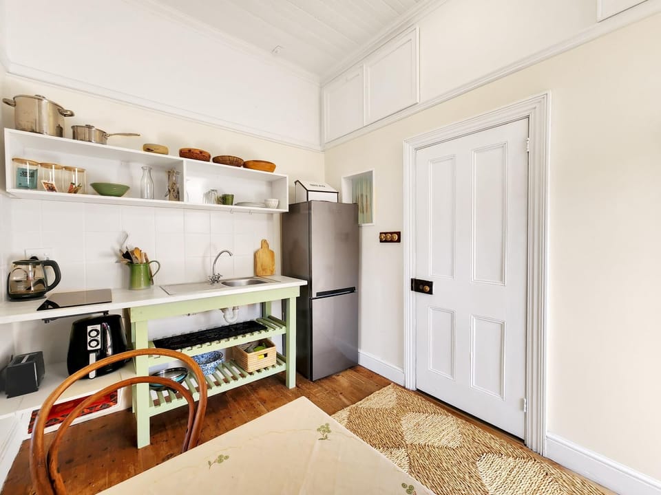 Kalk Bay Cottage with Patio & Harbour View (27799)