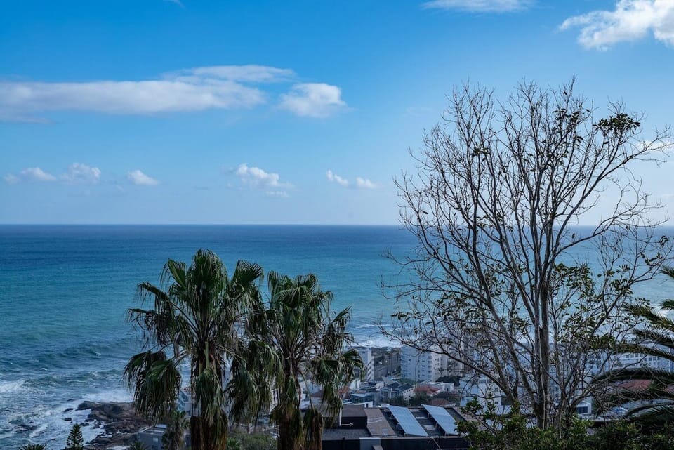 Bantry Bay Studio. Pool & Ocean Views (2329)