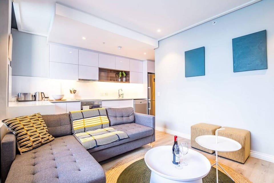 Outdoor pool Apartment, Gym, Bar (3708)