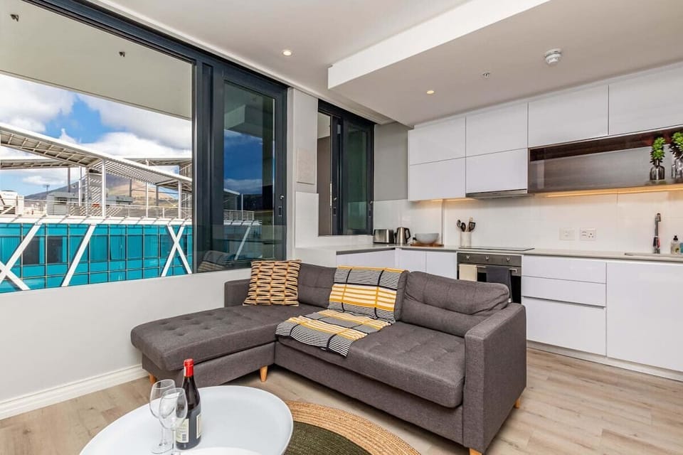 Outdoor pool Apartment, Gym, Bar (3709)