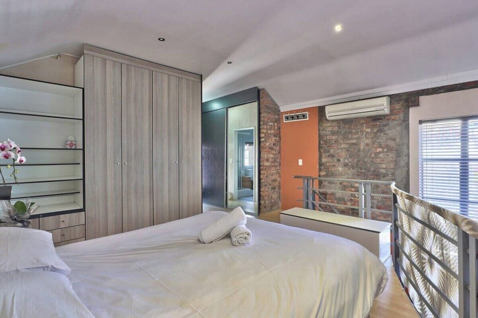 De Waterkant Loft with Pool+Bikes and Parking (5534)