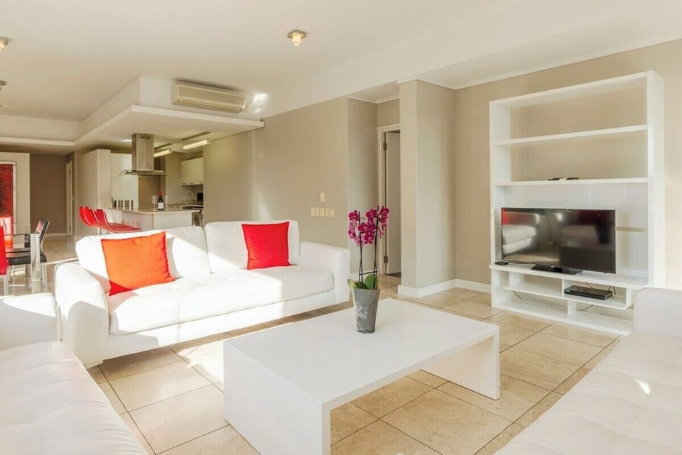 Family retreat next to Canals + Pool+ Washer+A/C (7439)