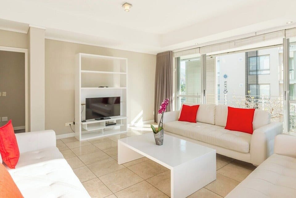 Family retreat next to Canals + Pool+ Washer+A/C (7437)