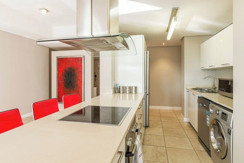 Family retreat next to Canals + Pool+ Washer+A/C (7441)