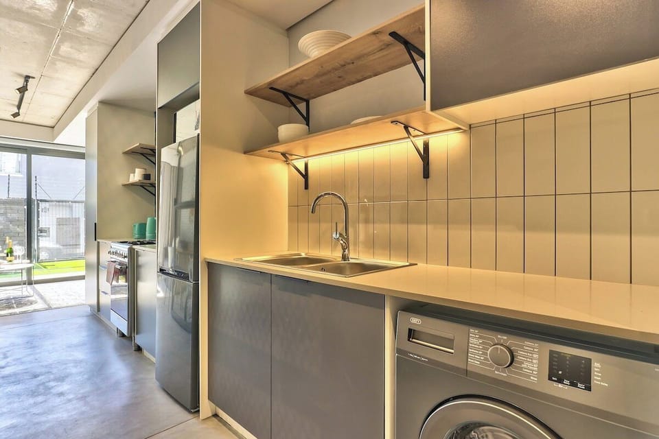 Secure, Fast Wifi, ideal for the Solo traveller! (8331)