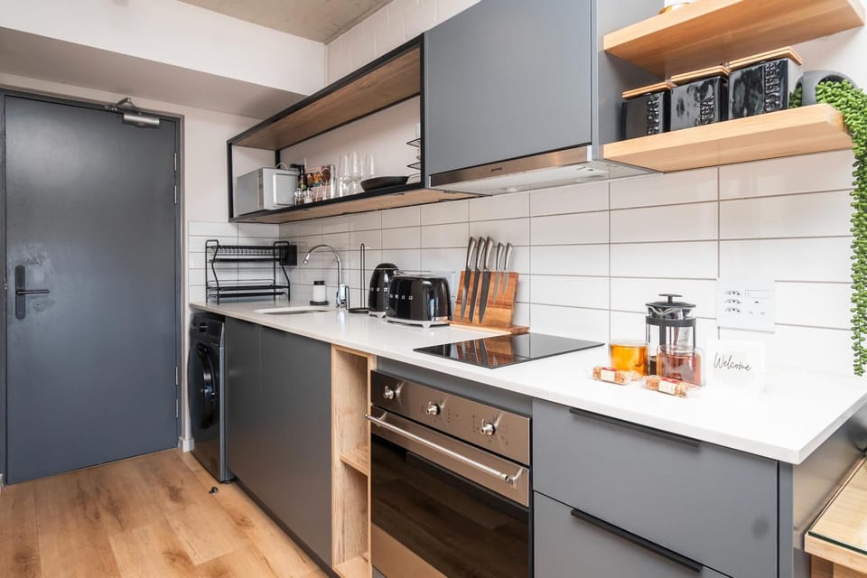 Modern Sea Point Studio  Prime Location (32216)