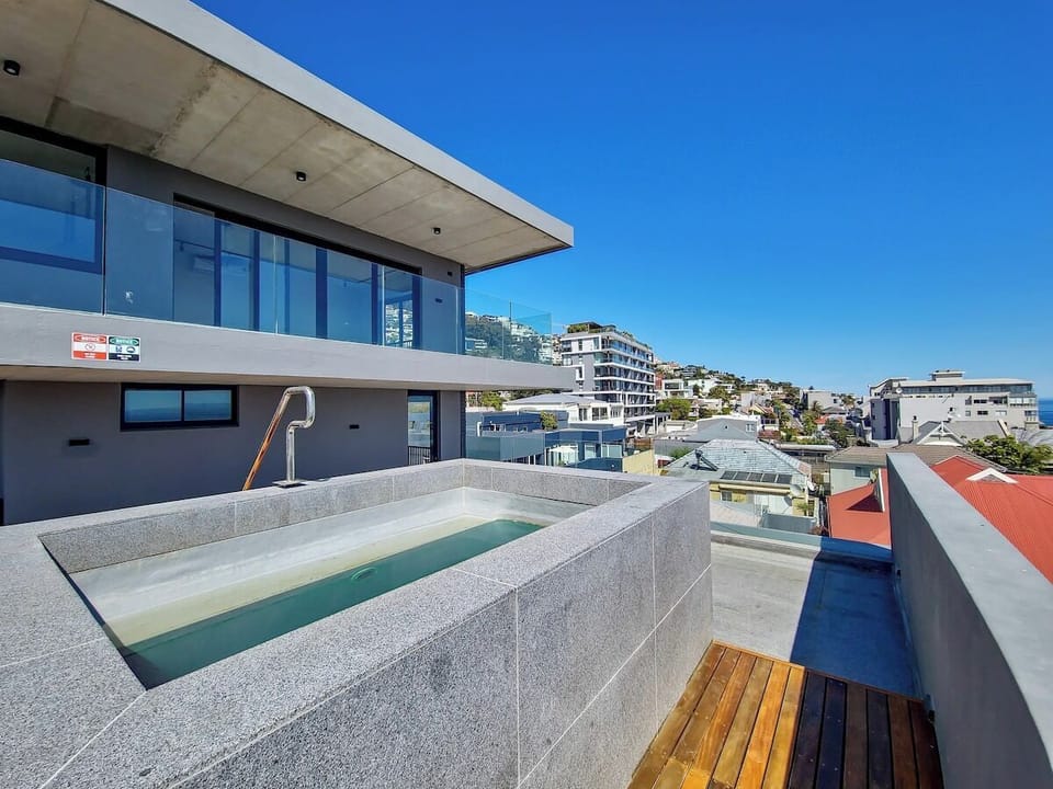 Communal Rooftop pool