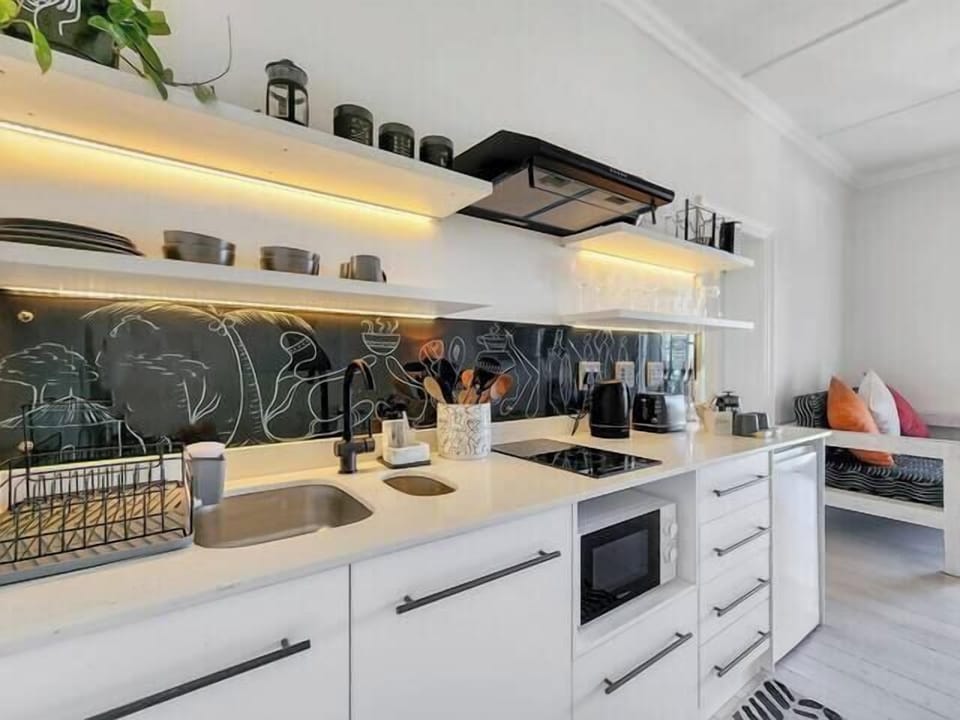 Contemporary & Stylish Apartment in Observatory (1057)