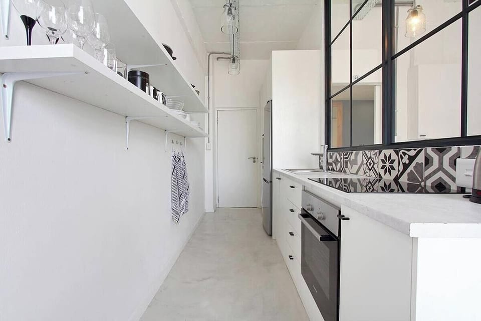 Chic Woodstock Studio with Mountain Views & Pool (2850)