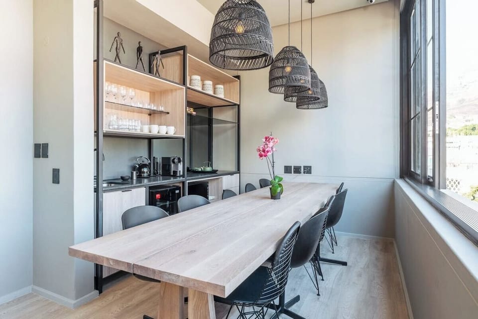 Kitchen/Conference Room