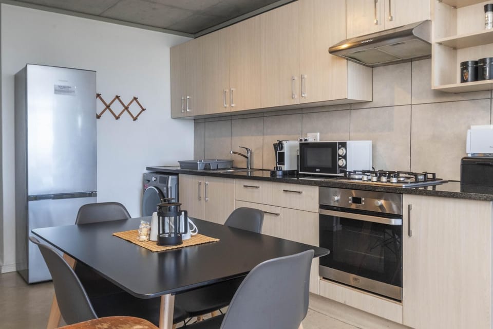 Milnerton Family Getaway - 2BR with Pool Access (30708)