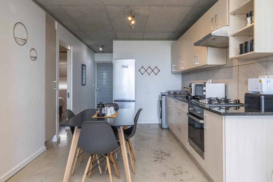 Milnerton Family Getaway - 2BR with Pool Access (30706)