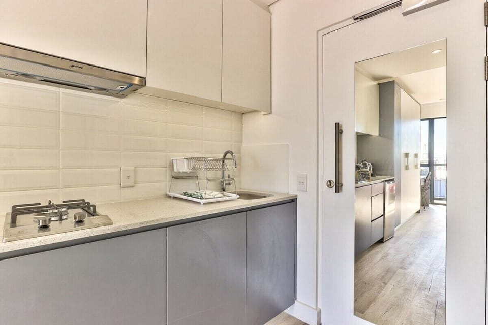 Harbour view studio with parking and Wi-Fi (9766)