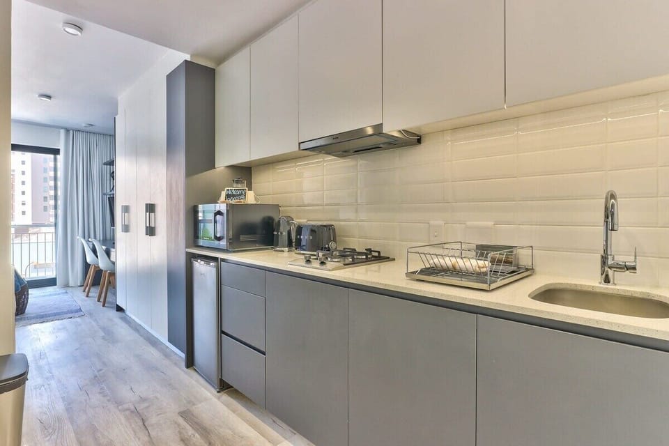 Modern studio in unconventional Woodstock (12265)