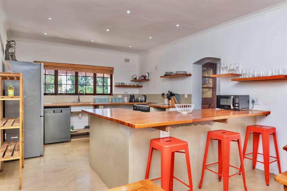 4Bedroom Home in quiet neighbourhood (36689)