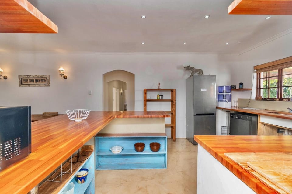 4Bedroom Home in quiet neighbourhood (36692)