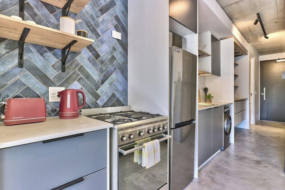 Fully equipped kitchen with all essentials and washing machine