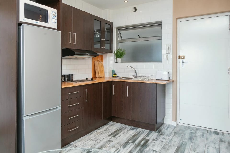 Stylish Studio Retreat in Green Point (30570)