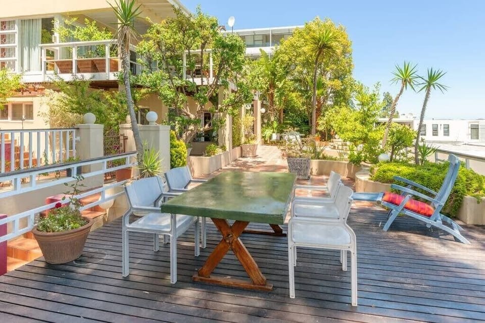 Charming Sea Point Apartment (22632)