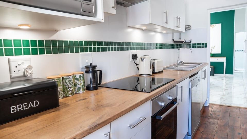 Dalebrook Place - Unit 6 (33980)