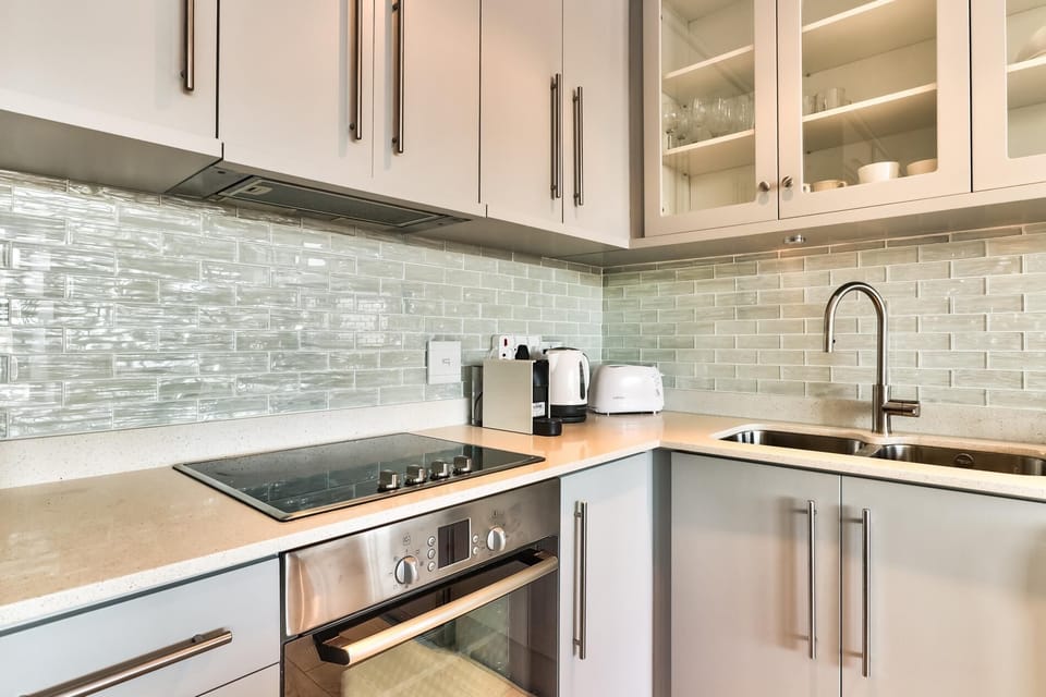 Central City Pad with Gym, Pool & Iconic Views (28235)