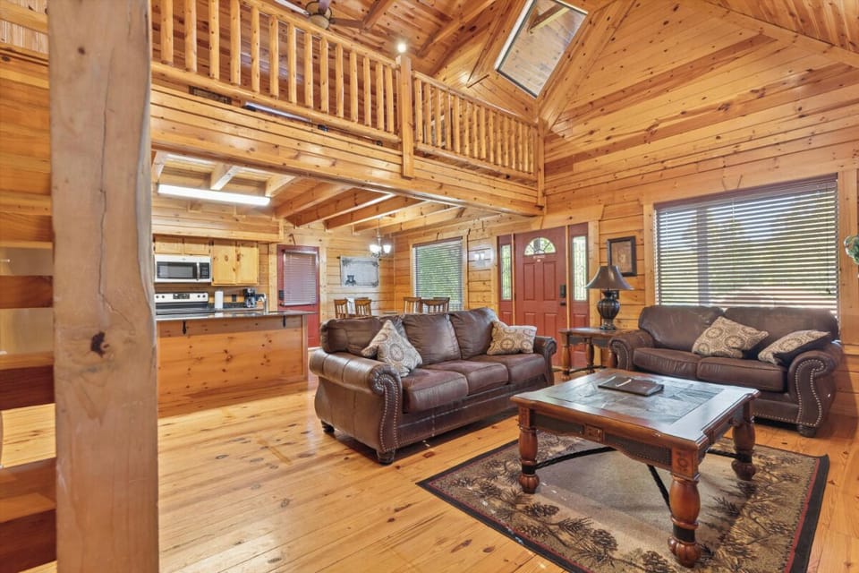 White Oak 212's cozy living area