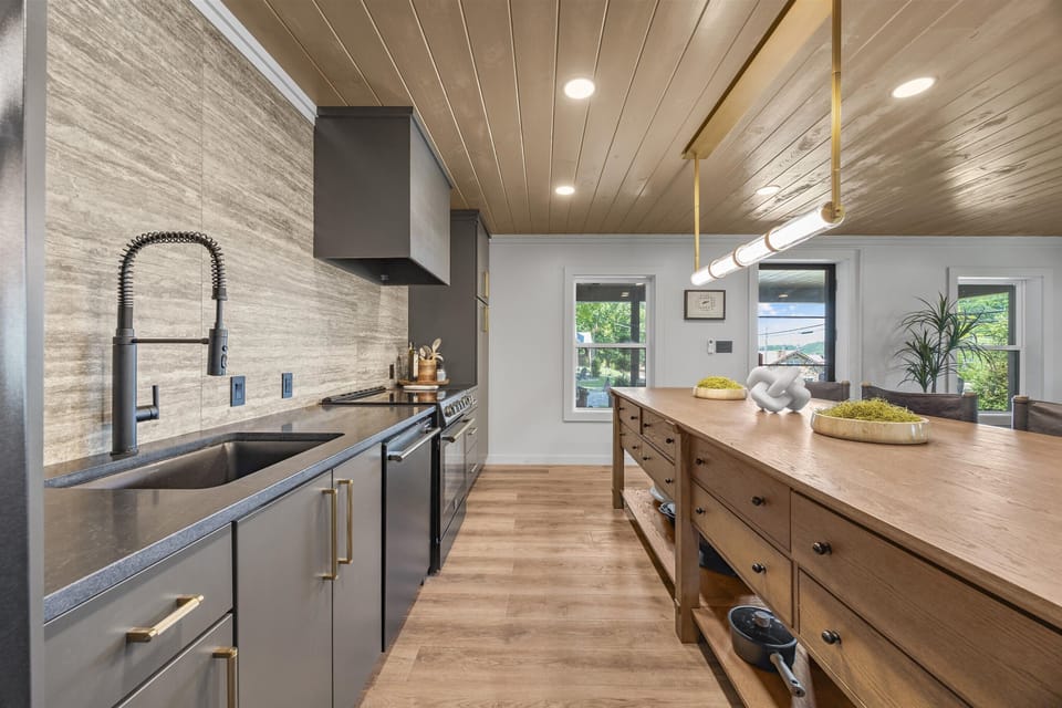 13-101 S Babcock St-084